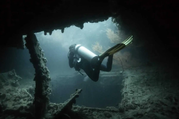 Wreck Diver Course - Explore underwater shipwrecks safely