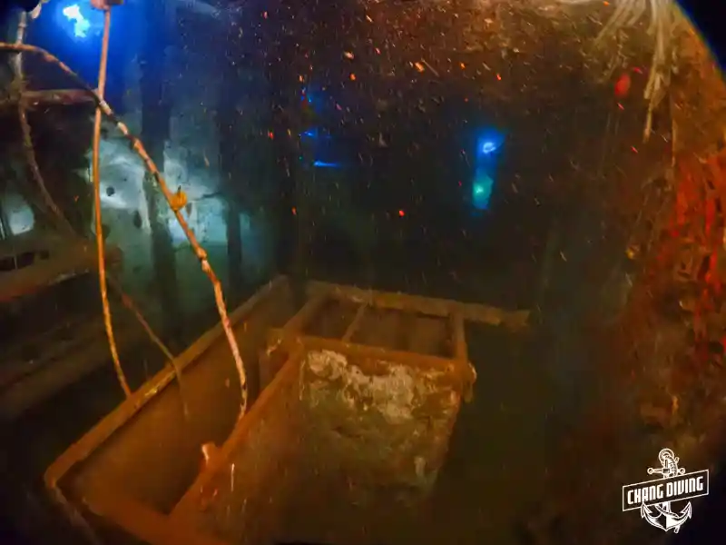 Full wreck penetration on the HTMS Chang – radio room