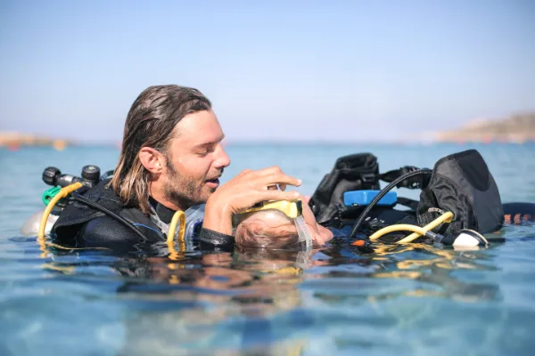 Rescue Diver Kurs – Lerne anderen zu helfen