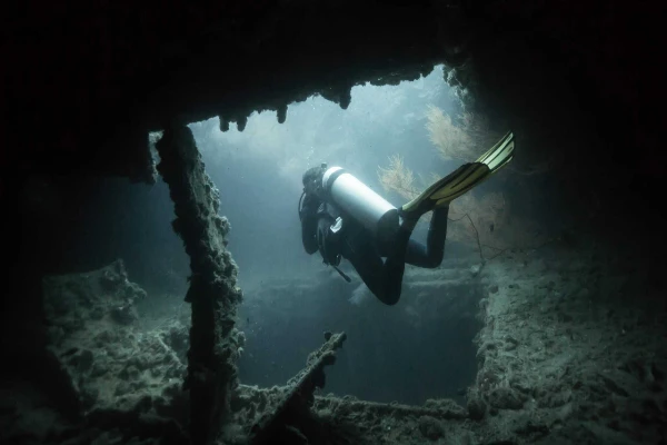 Wreck Diver Course – Explore Sunken History