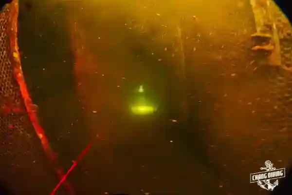 Safety line and penetration techniques demonstrated inside HTMS Chang wreck