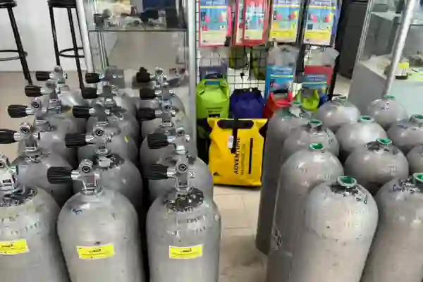 Used aluminum scuba tanks with valve