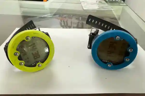 Used Suunto Zoop Novo dive computer with strap