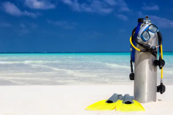 Used scuba diving gear in Koh Chang – hydro-tested aluminum tanks, APEKS regulators, Suunto dive computers and spare parts at affordable prices