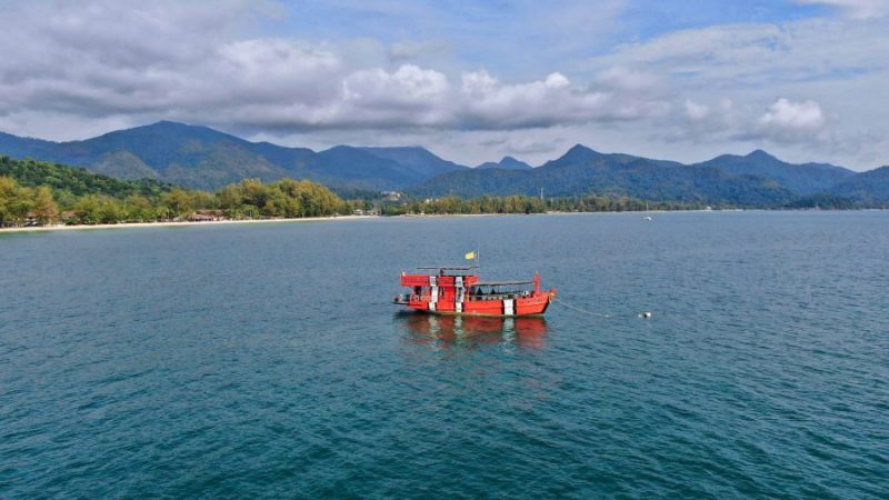 Private Dive Boat Choke Charlem Chai 4